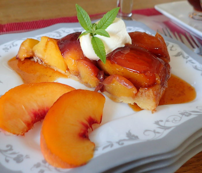 Tarte tatin aux pêches (Peaches Tart Tatin)