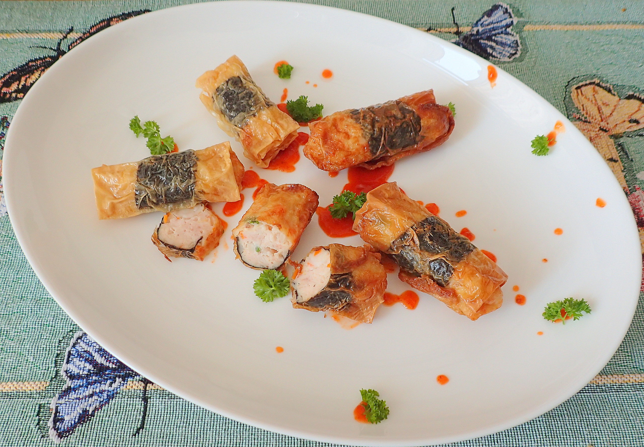 Fu Pei Guen – 腐皮卷 (虾 & 鸡); prawns and chicken beancurd wraps
