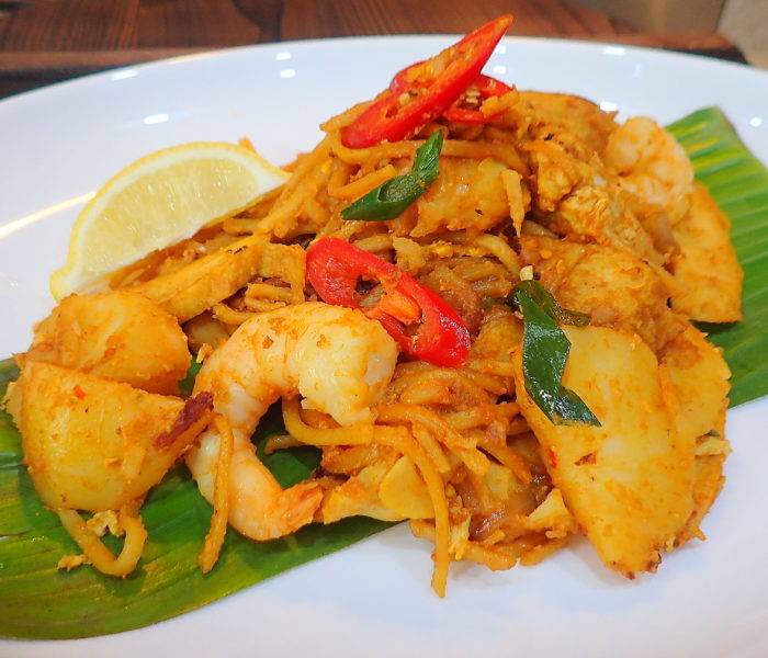 Mamak style Mee Goreng (Fry Egg Noodles)